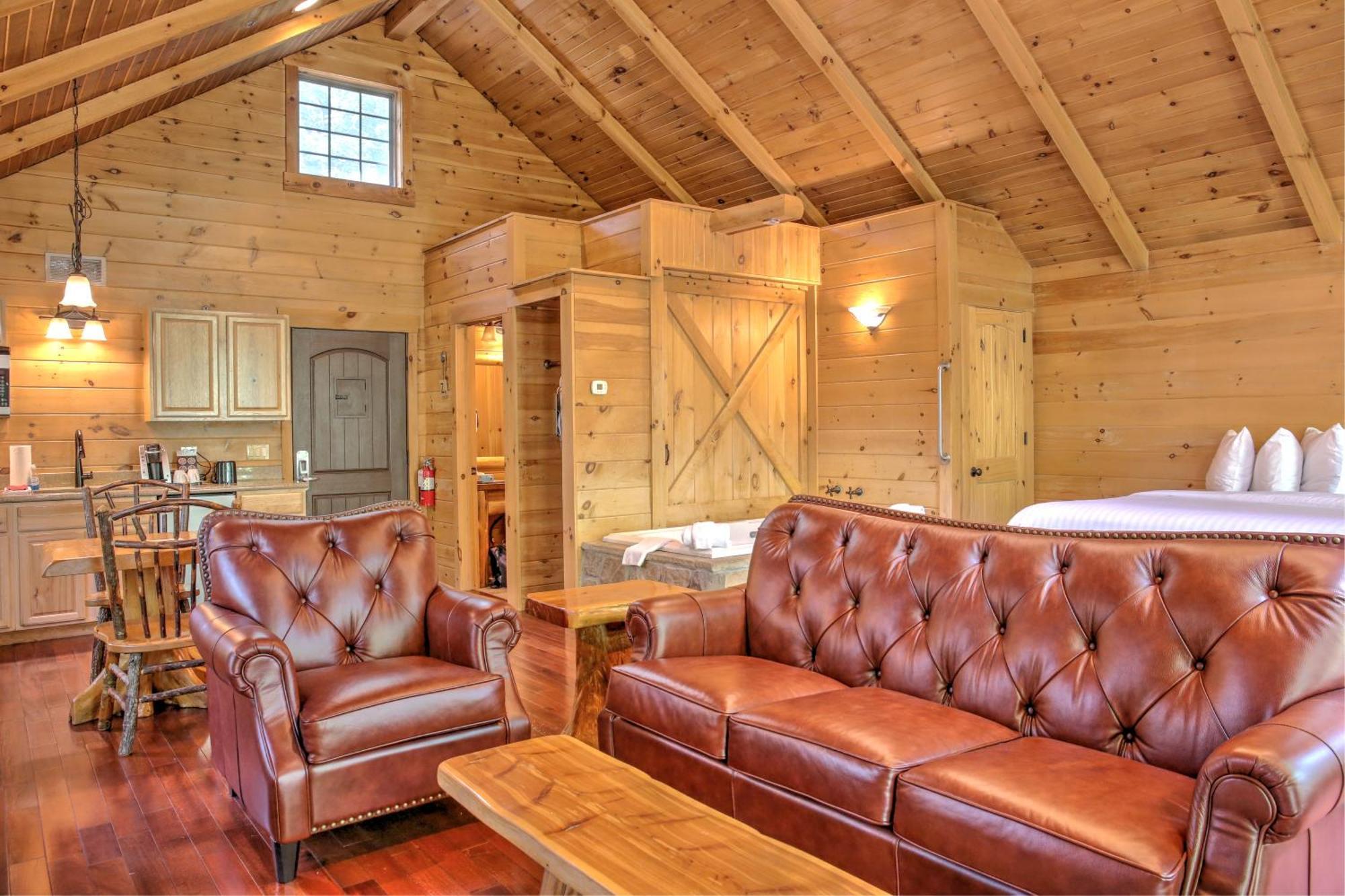 Whispering Pines Treehouse By Amish Country Lodging Millersburg Eksteriør bilde